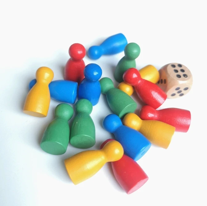 100 Pcs Colorful Wooden Chess  - đánh giá và giá Board Game Impostor